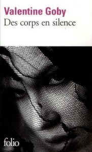 Des-corps-en-silence